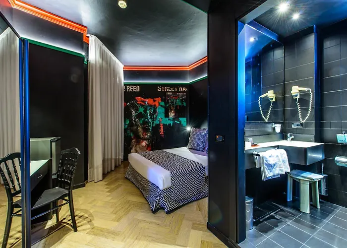 Admiral Art فندق 4*