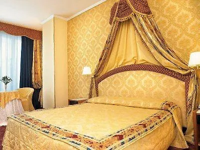 Szálloda Admiral Art 4*